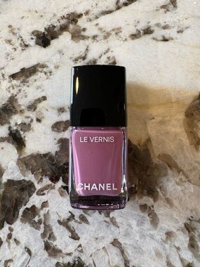 Chanel Le Vernis Longwear Nail Colour Sorciére 137 used 1x 1 mani 1 coat only